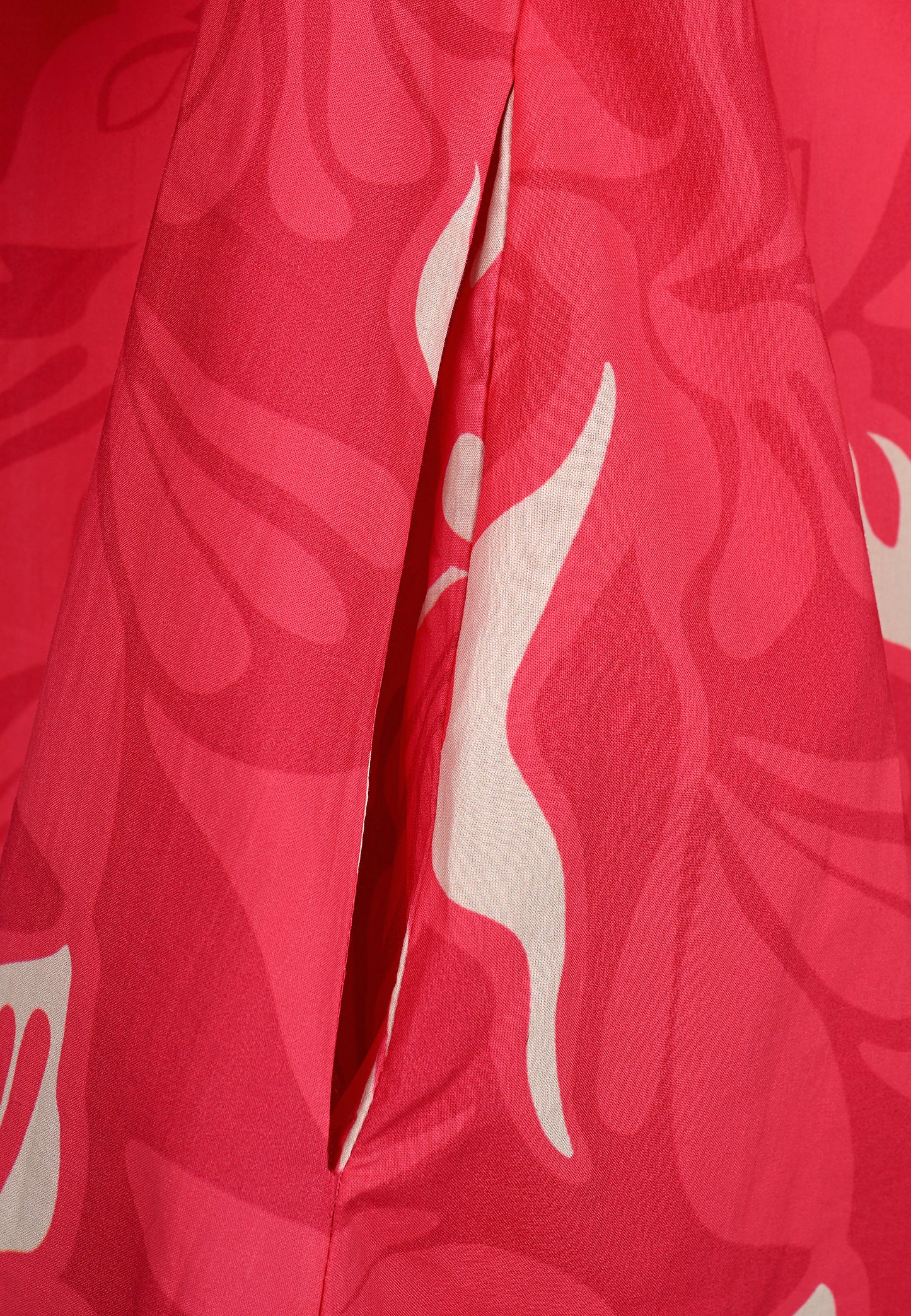 E25291 Lange blouse met bloemenprint in roze