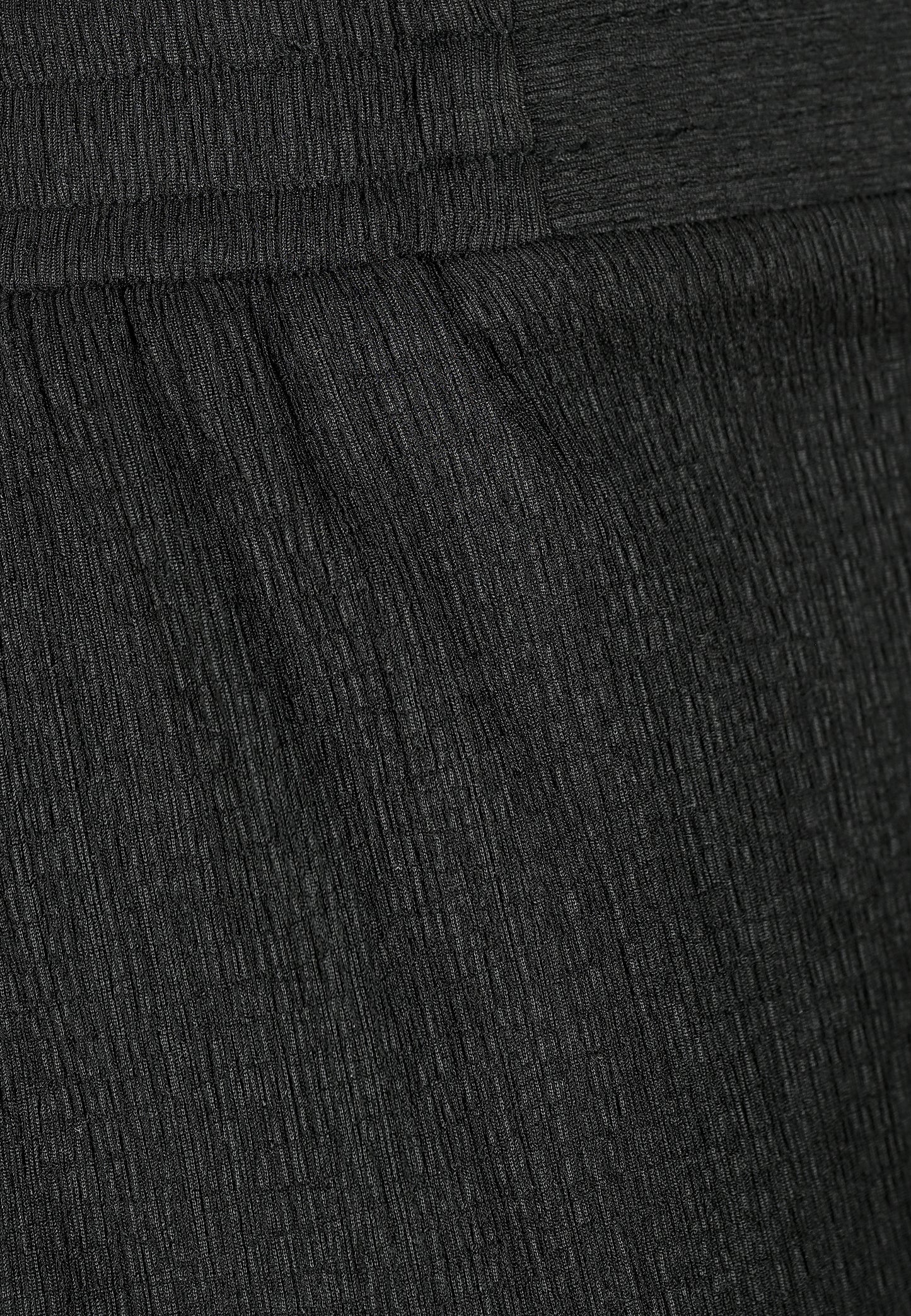 E25392 Crinkle broek in zwart