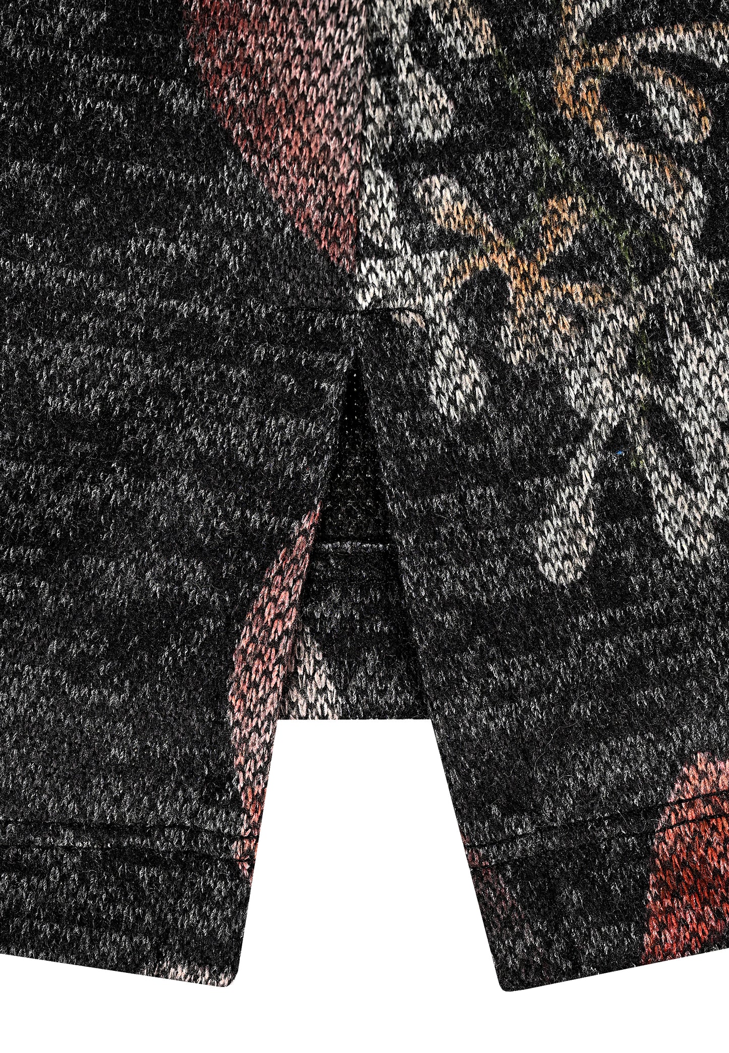 E25588 Shirt mit Blätter-Print in Schwarz/Braun