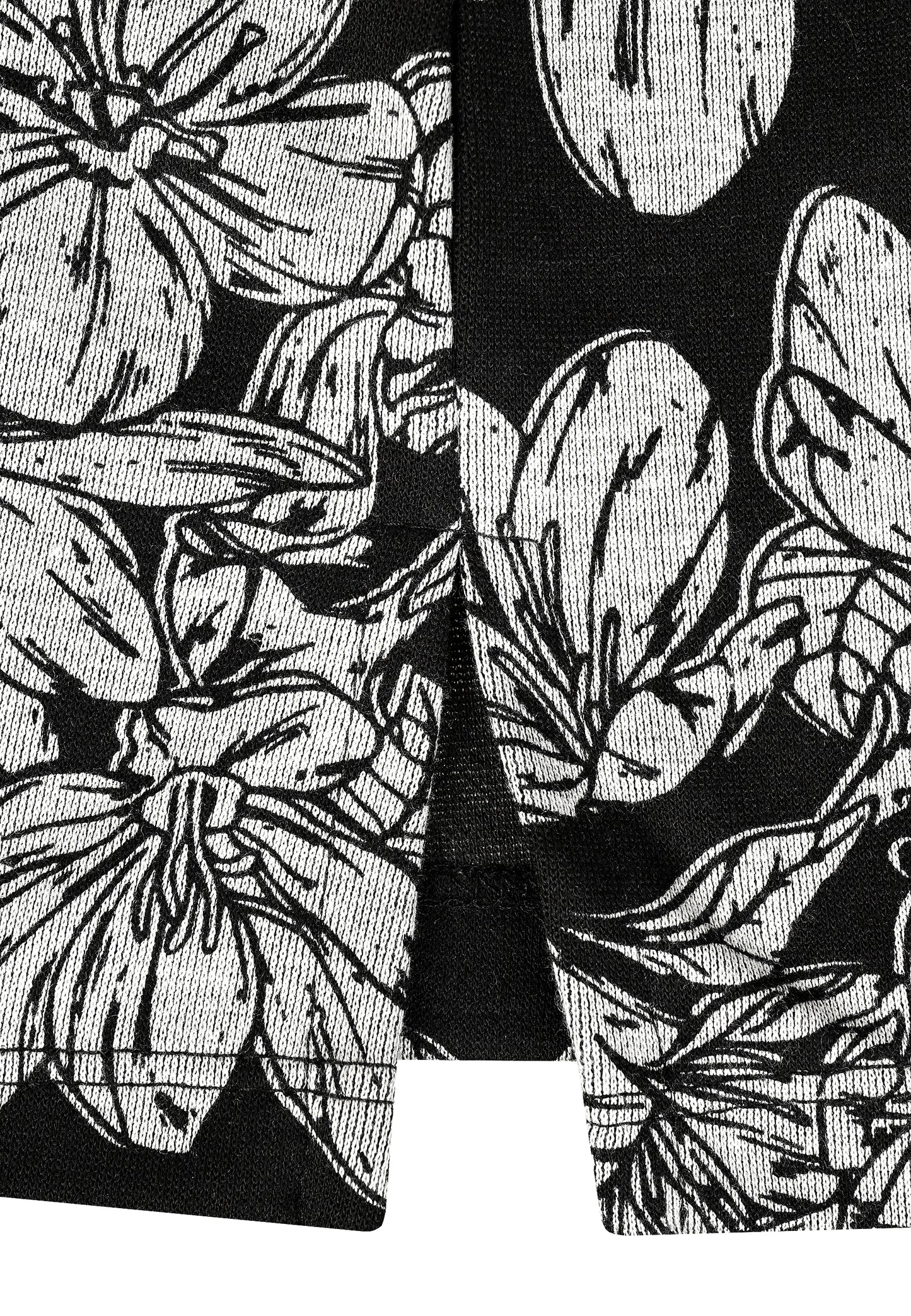E25788 Shirt mit Blüten-Print in Schwarz/Hellgrau