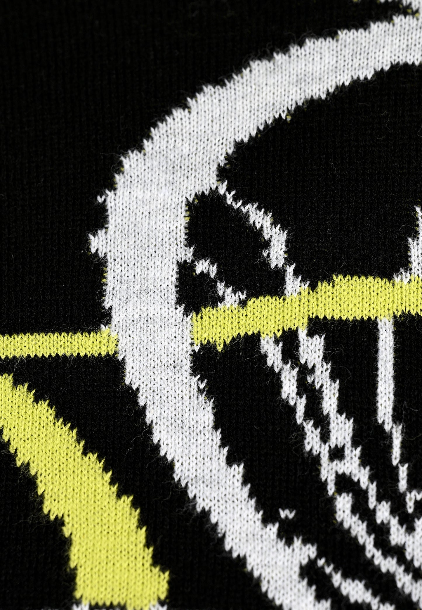 E25881 Strickpullover mit Blütenmuster in Schwarz/Hellgrün