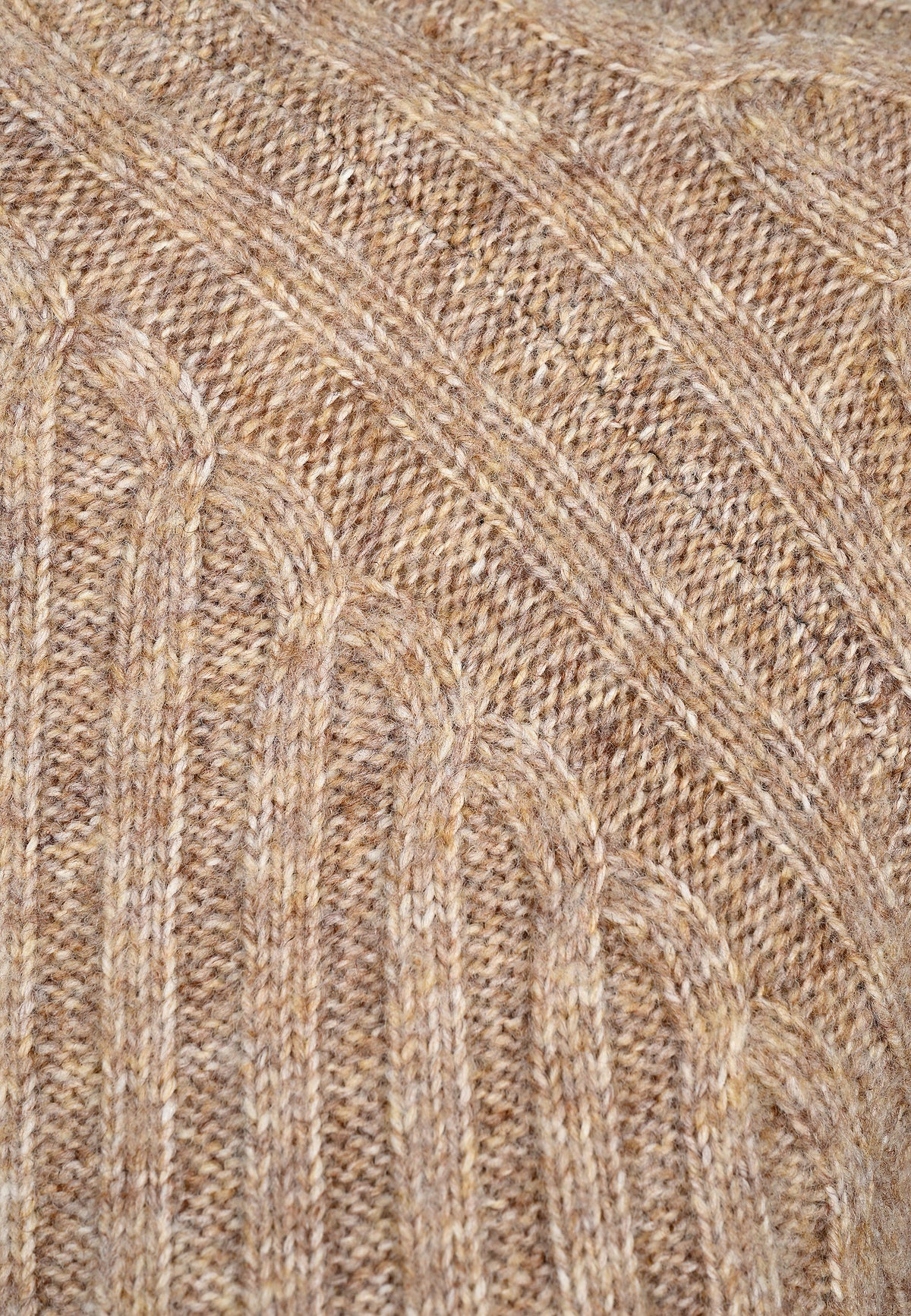 E26765 Sweater Rib Turtle - 03/camel