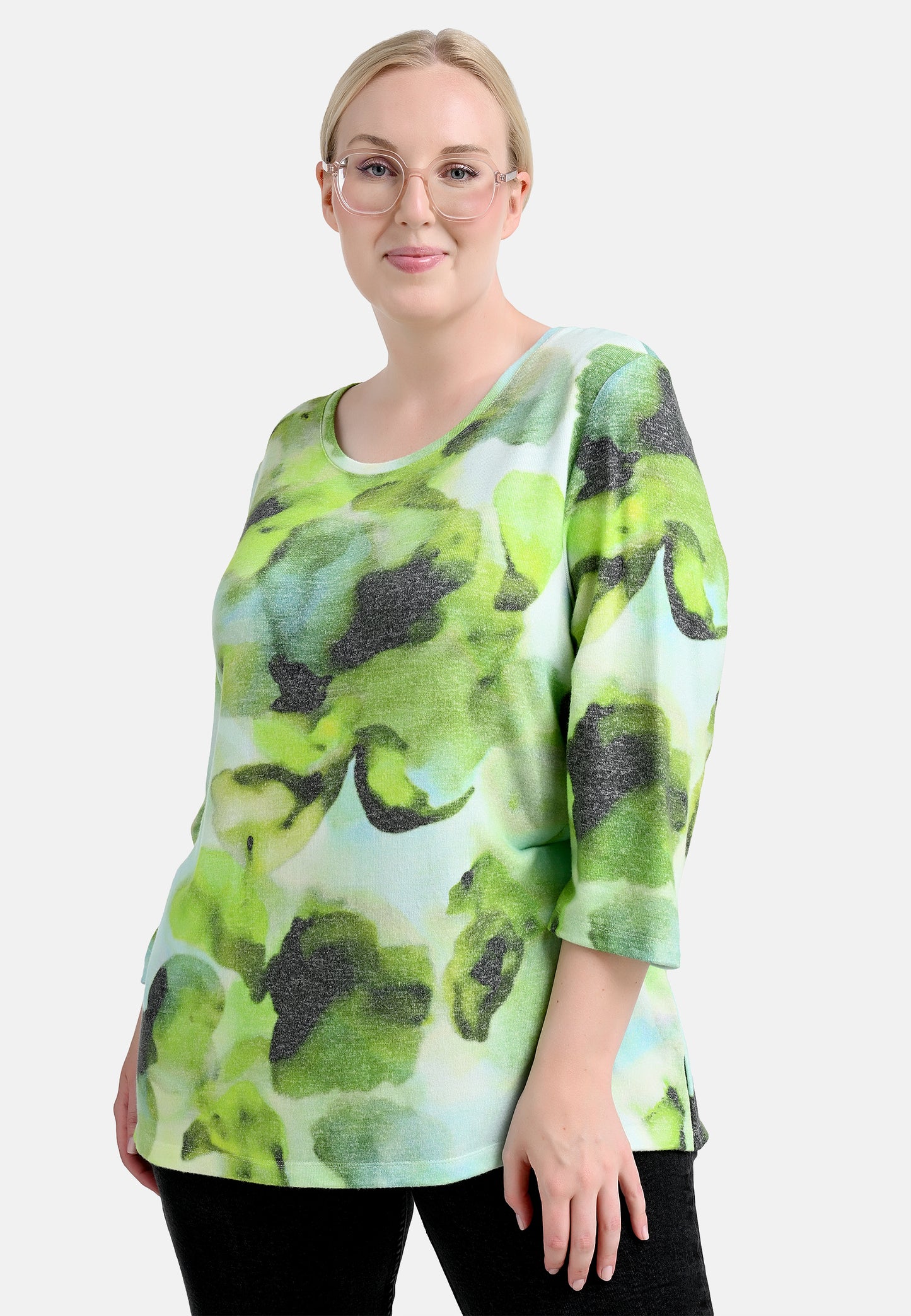 E24687 Feinstrick-Shirt mit Blüten-Print in Grün