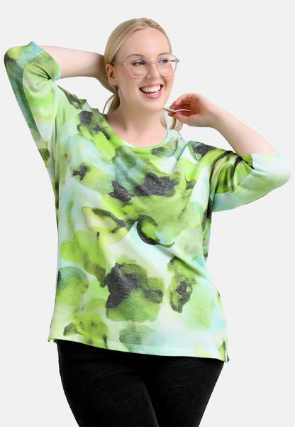 E24687 Feinstrick-Shirt mit Blüten-Print in Grün