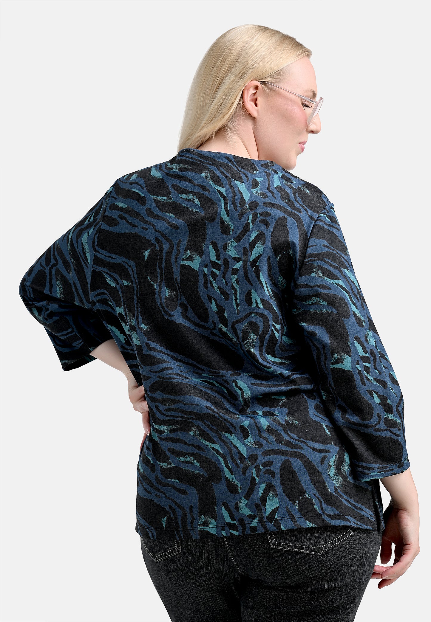 E24693 Shirt mit Marmor-Print in Blau/Schwarz