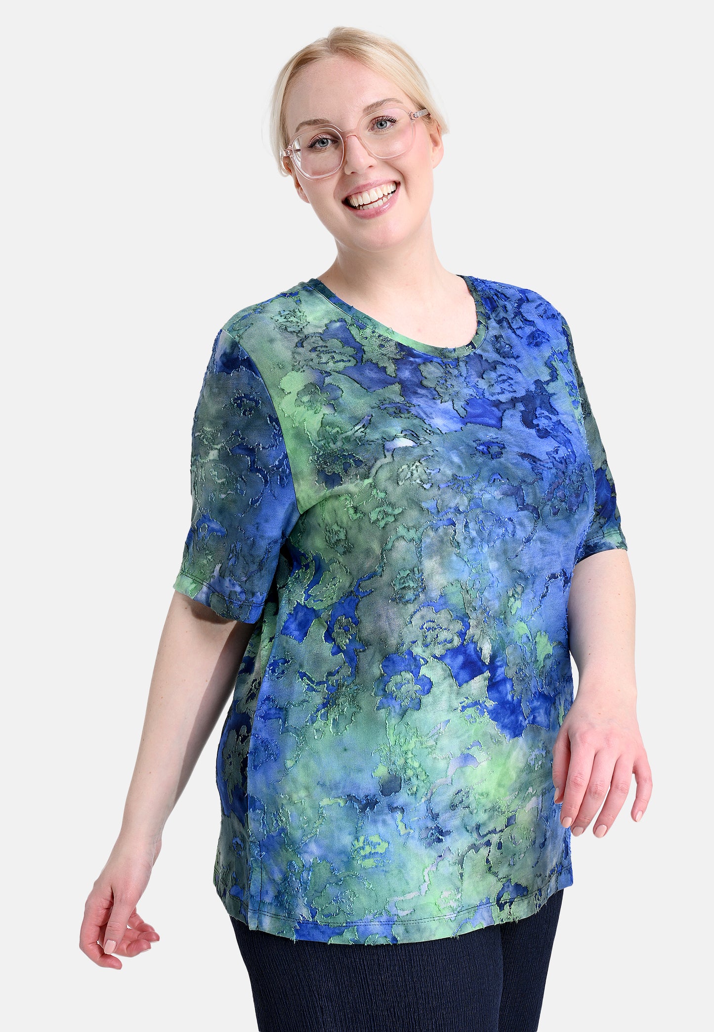 E25482 Shirt mit Blumenmuster in Blau/Grün