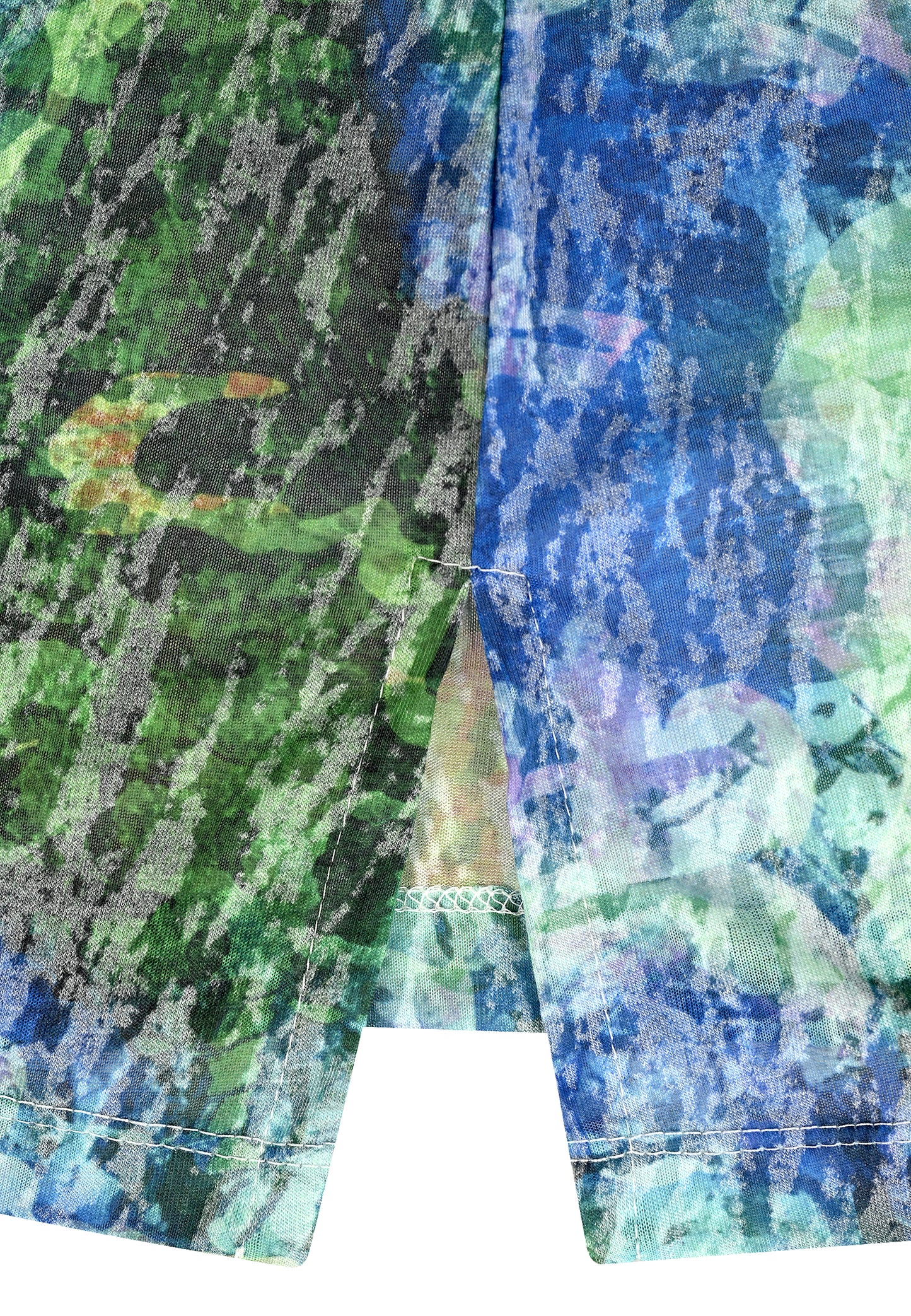 E25485 Shirt met bloemenprint in blauw/groen