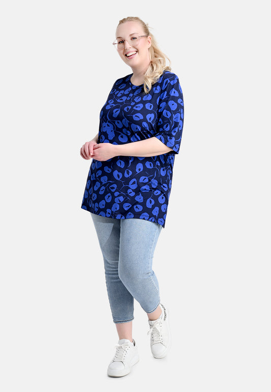 E25487 Shirt mit  Mohn-Print in Blau